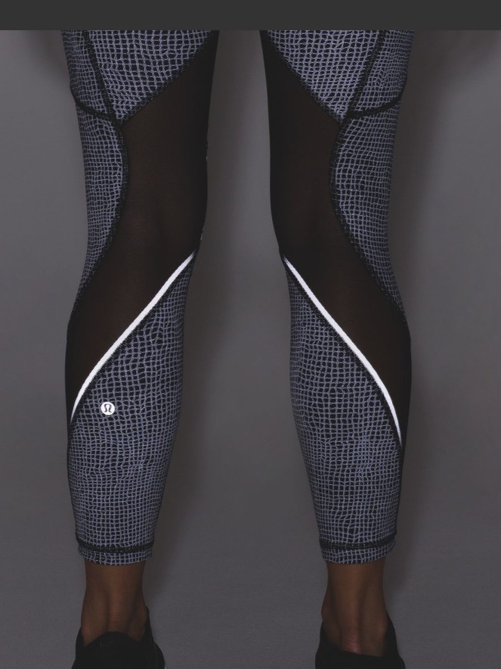 Lululemon Outrun Tight
Fall Net White Black / Black - Picture 12 of 12